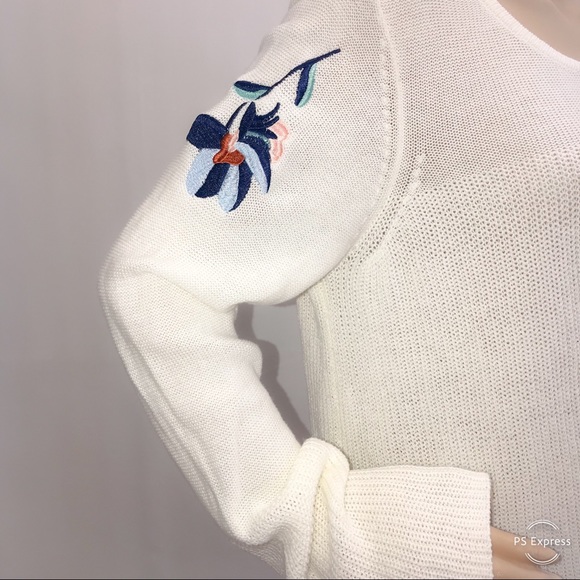 St. John’s Bay Floral Embroidered knit Sweater - Picture 5 of 8